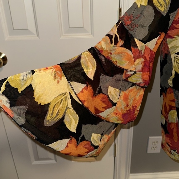 EST. 1946 Fabulous Fall Blouse trumpet sleeves size large - Picture 2 of 10